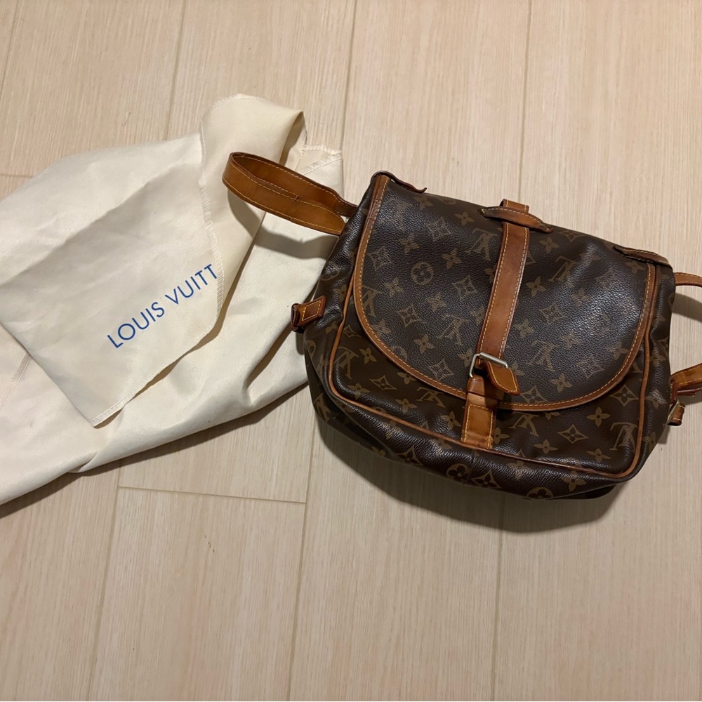LV Monogram Saumur Vintage